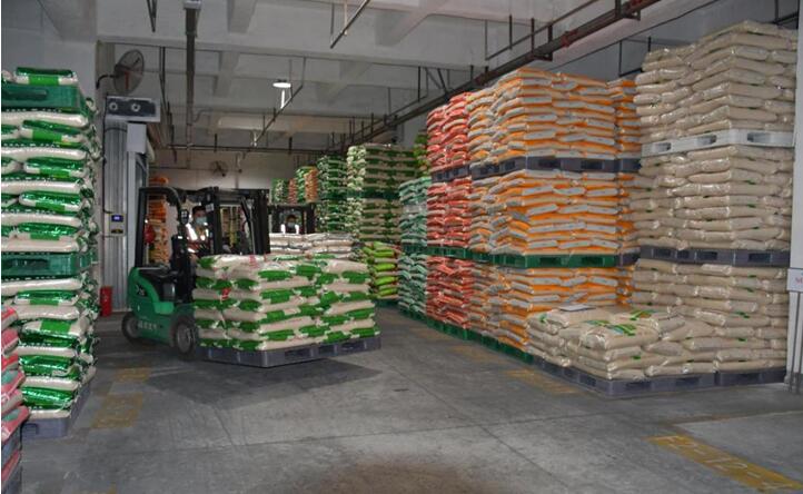 應(yīng)急成品糧存儲(chǔ)。重慶市儲(chǔ)備糧公司供圖