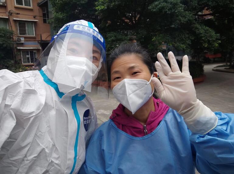 趙瀟與婆婆朱麗萍。受訪者供圖