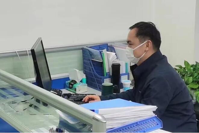 重慶交通開(kāi)投集團(tuán)黨員疫情期間堅(jiān)守崗位。重慶交通開(kāi)投集團(tuán)供圖