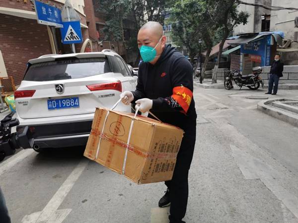 幫居民“跑腿”。受訪者供圖