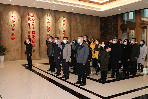 開展黨建活動。新華保險重慶分公司供圖