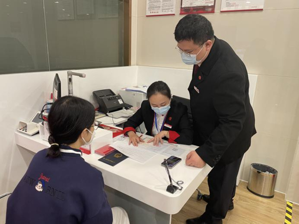 中信銀行重慶大渡口支行開通金融服務(wù)保供綠色通道。中信銀行重慶分行供圖