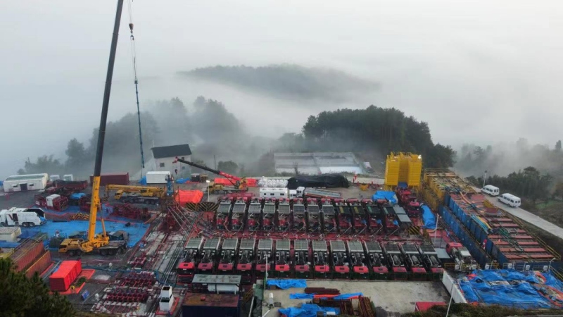 綦江頁巖氣田丁頁7井大型壓裂施工現(xiàn)場。中國石化勘探分公司供圖