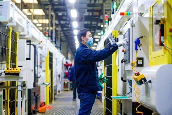 12月2日下午，重慶市旺成科技股份有限公司復(fù)工復(fù)產(chǎn)。雷鍵攝