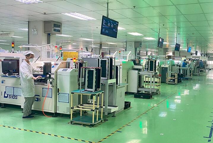 盟訊公司生產(chǎn)線。重慶機電集團供圖