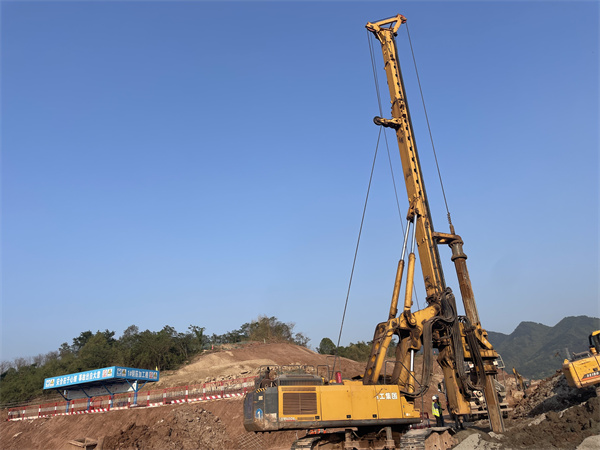 19號樓正進行樁基施工。中建七局西南公司供圖