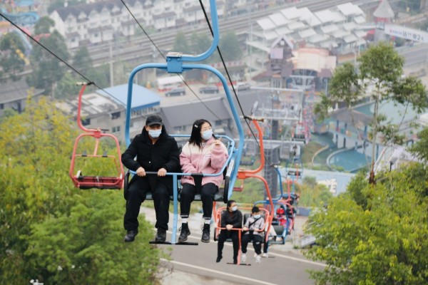 美心紅酒小鎮(zhèn)索道迎客來。受訪者供圖