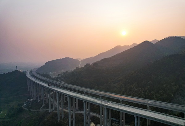 合璧津高速公路。中鐵建重投集團供圖