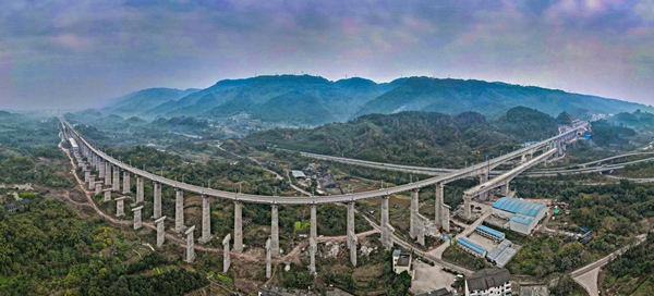 中鐵八局承建重慶鐵路樞紐東環(huán)線。中鐵八局供圖