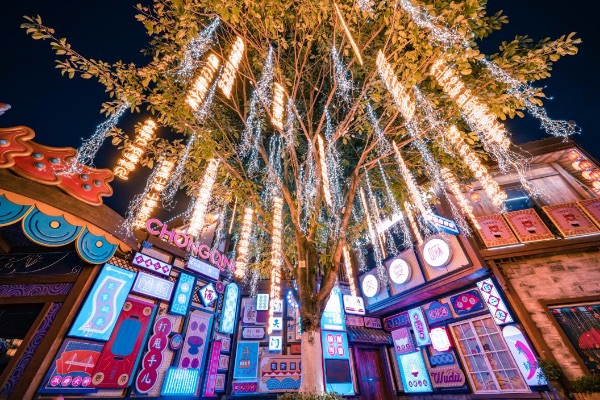 重慶融創(chuàng)渝樂(lè)小鎮(zhèn)實(shí)景圖。融創(chuàng)文旅城供圖