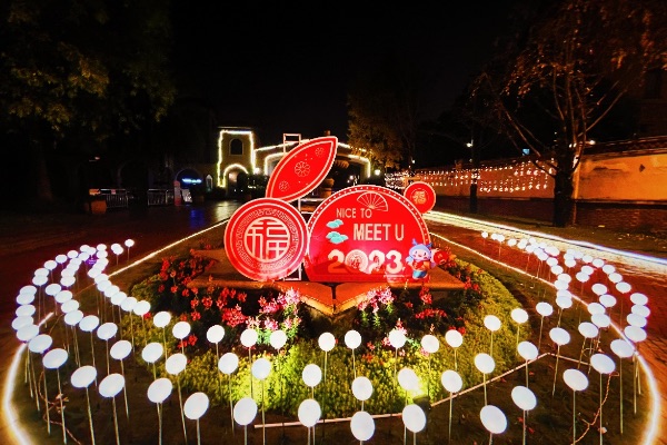 龍湖東橋郡現(xiàn)場(chǎng)燈飾布置。重慶龍湖供圖