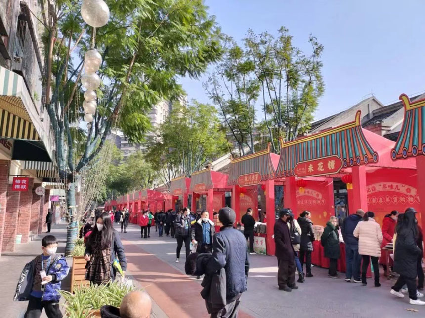 永川區(qū)開展的新春年貨購物節(jié)現(xiàn)場。市住房城鄉(xiāng)建委供圖