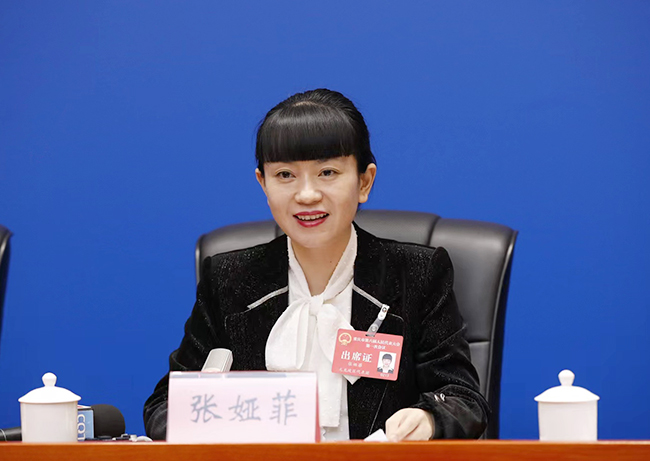 張婭菲代表。石濤攝