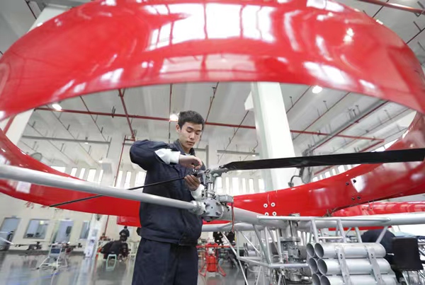 國(guó)飛通用航空設(shè)備制造有限公司消防無(wú)人機(jī)生產(chǎn)現(xiàn)場(chǎng)。大足區(qū)委宣傳部供圖