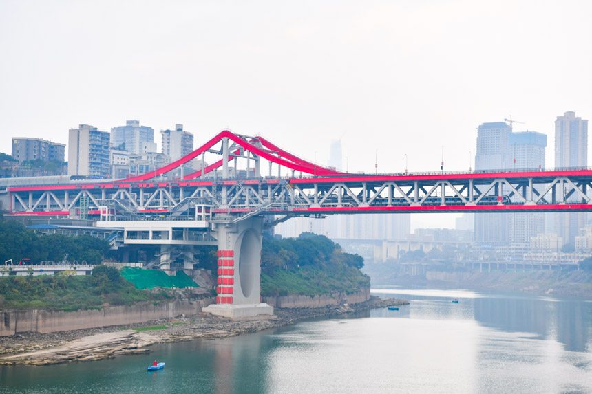 重慶軌道交通10號(hào)線(xiàn)曾家?guī)r站。鄒樂(lè)攝