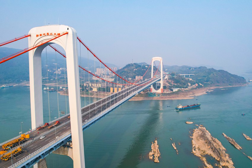 重慶郭家沱長江大橋。鄒樂攝
