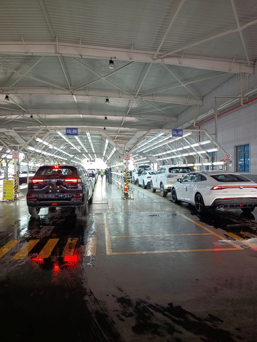 長(zhǎng)安汽車完成生產(chǎn)下線。企業(yè)供圖