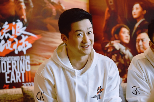 領(lǐng)銜主演吳京。鄒樂攝