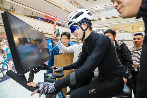 市民現(xiàn)場體驗。渝北區(qū)大數(shù)據(jù)發(fā)展局供圖