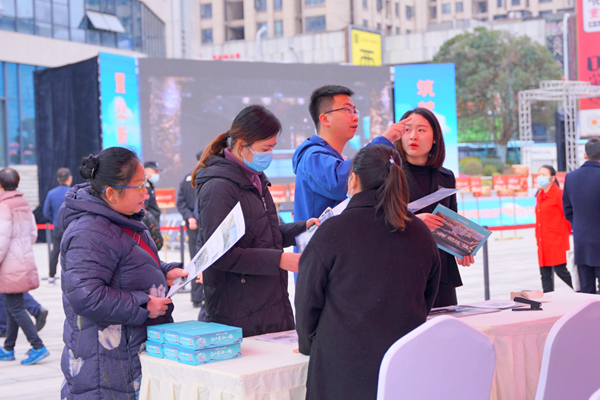 2023年九龍坡區(qū)春季房交會現(xiàn)場。劉晨攝