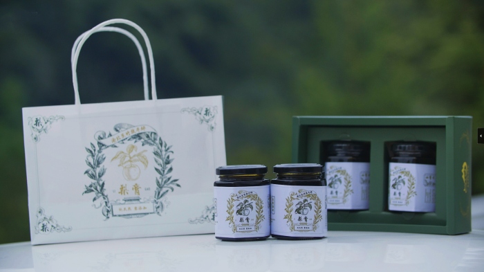 當(dāng)?shù)禺a(chǎn)的梨膏。茨竹鎮(zhèn)供圖