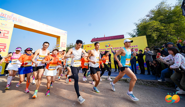 內(nèi)榮首屆“美麗鄉(xiāng)村”青年迷你馬拉松。主辦方供圖