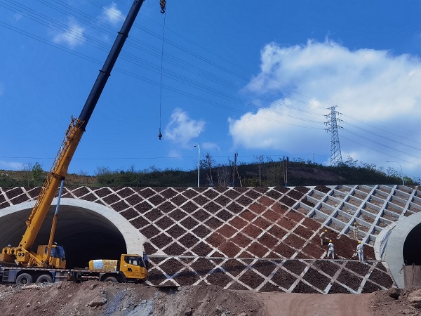 王家莊隧道施工現(xiàn)場。重慶市渝北區(qū)建設(shè)管理事務(wù)中心供圖