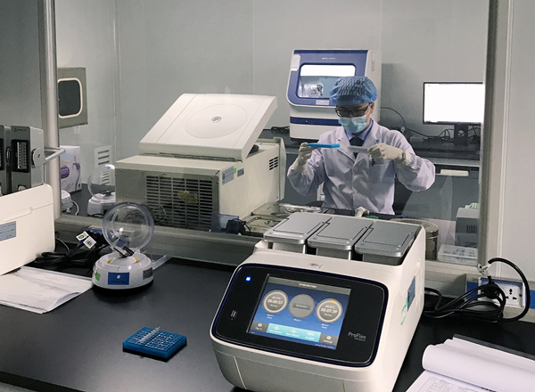 李江在工作中。兩江新區(qū)公安分局供圖