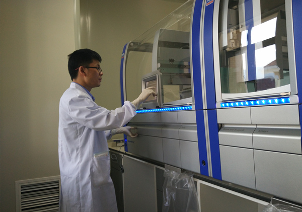 李江在工作中。兩江新區(qū)公安分局供圖