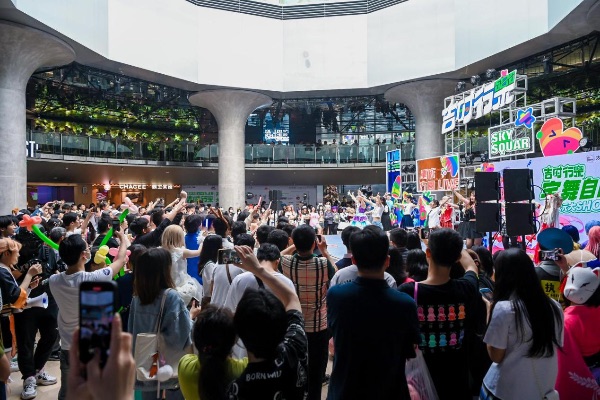 重慶方圓LIVE開業(yè)現(xiàn)場。重慶方圓LIVE供圖