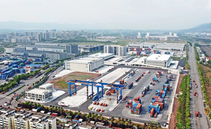 陸海新通道重慶無(wú)水港