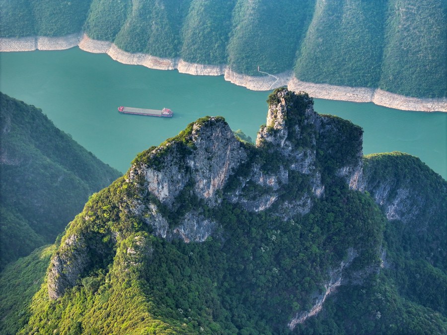 夏日巫峽美。王正坤攝