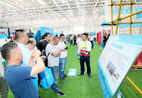 觀摩會(huì)現(xiàn)場(chǎng)。中國(guó)建筑第八工程局有限公司供圖