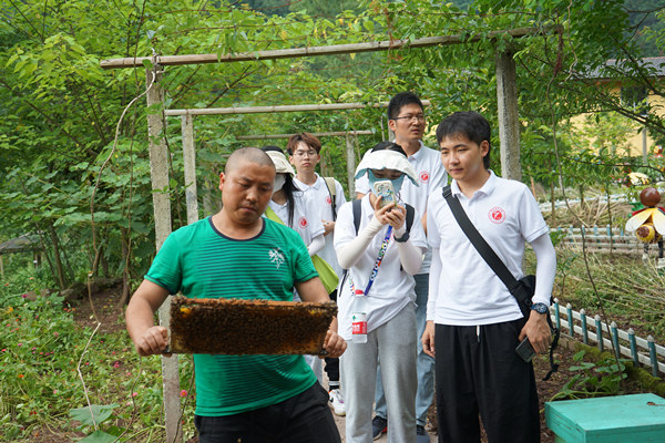 調(diào)研現(xiàn)場。重慶理工大學供圖