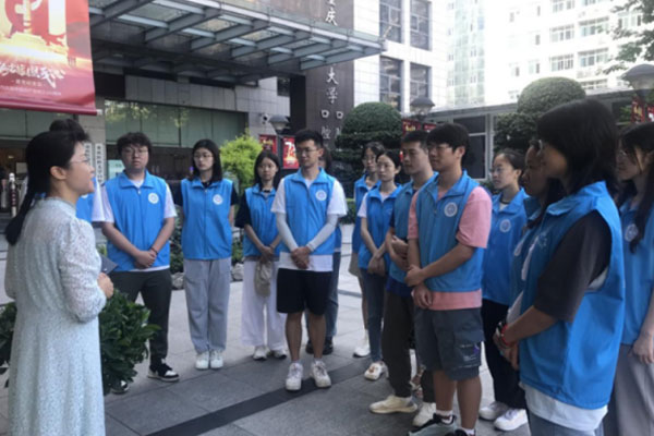 動(dòng)員會(huì)上。重醫(yī)附屬口腔醫(yī)院供圖