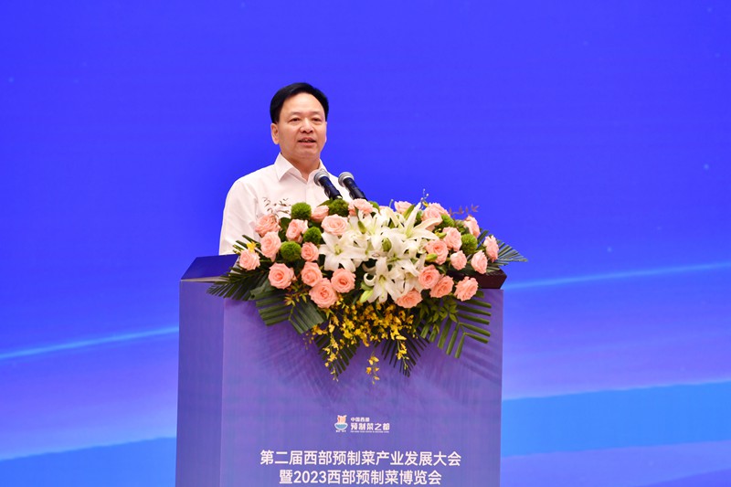 重慶市梁平區(qū)委書記錢建超致辭。鄒樂攝