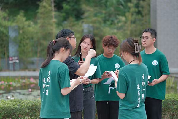 在宜賓侯光炯紀念館開展緬懷學習。西南大學供圖