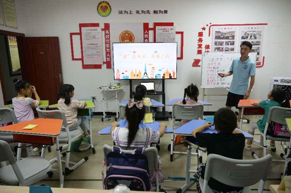 建筑小課堂開(kāi)講啦。劉書(shū)利攝