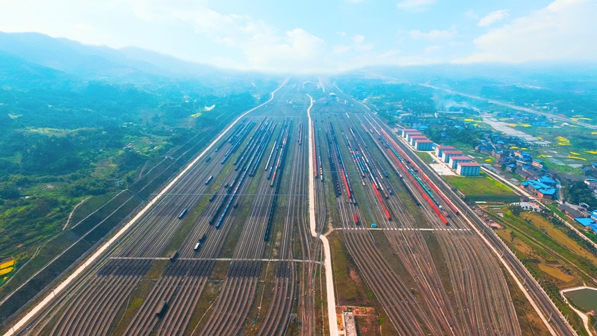 興隆場(chǎng)編組站。 重慶興隆場(chǎng)車站供圖