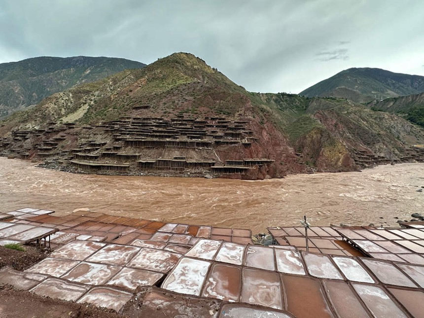 瀾滄江畔的千年古鹽田。劉政寧攝