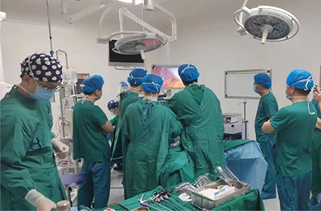 梁平做手術(shù)。重慶西區(qū)醫(yī)院供圖