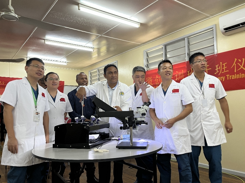 腹腔鏡微創(chuàng)外科培訓(xùn)班在“巴新”正式開班。受訪者供圖。