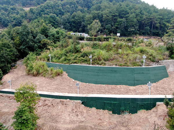 邊坡預(yù)警系統(tǒng)。羅韋寧攝