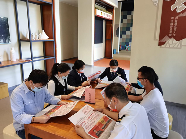 開展豐富的黨組織生活。東原仁知服務(wù)供圖