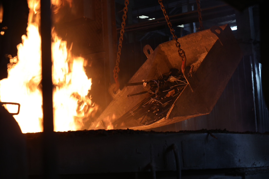 重慶警方集中銷毀非法槍支現場。重慶市公安局供圖