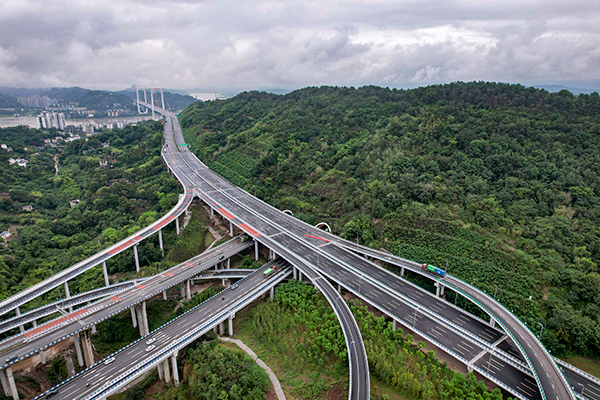 重慶快速路六縱線南延伸段（茶園立交—峽口立交）工程。崔景印攝