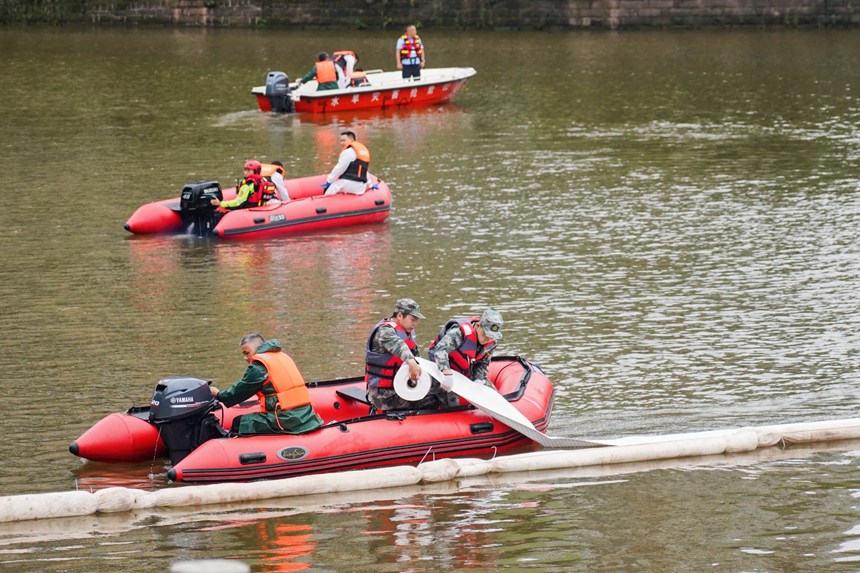 應(yīng)急演練現(xiàn)場(chǎng)。重慶市生態(tài)環(huán)境局供圖