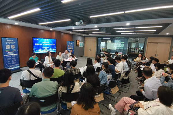 活動現(xiàn)場。重慶高新區(qū)政務(wù)服務(wù)和社會事務(wù)中心供圖