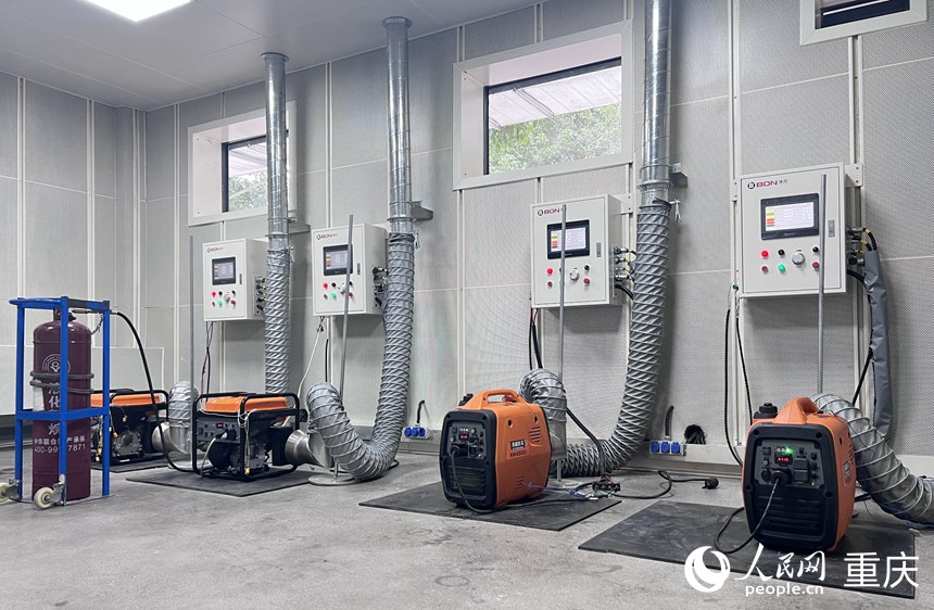 華世丹發(fā)電機(jī)耐久試驗(yàn)室。人民網(wǎng)記者 胡虹攝