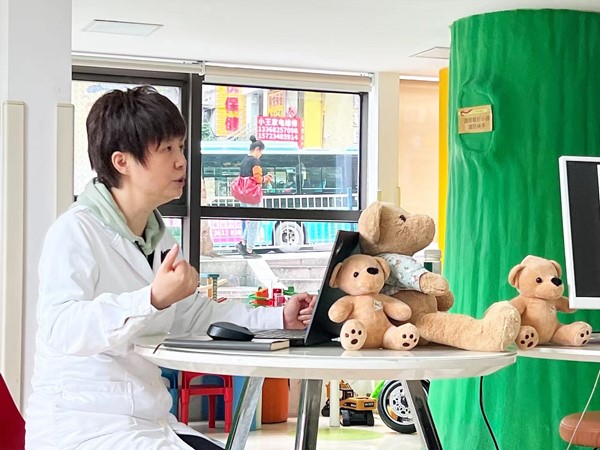 講座現(xiàn)場(chǎng)。重慶小米熊兒童醫(yī)院供圖